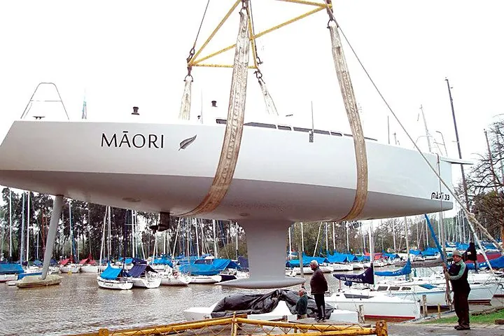 Botadura de un Maxi 33